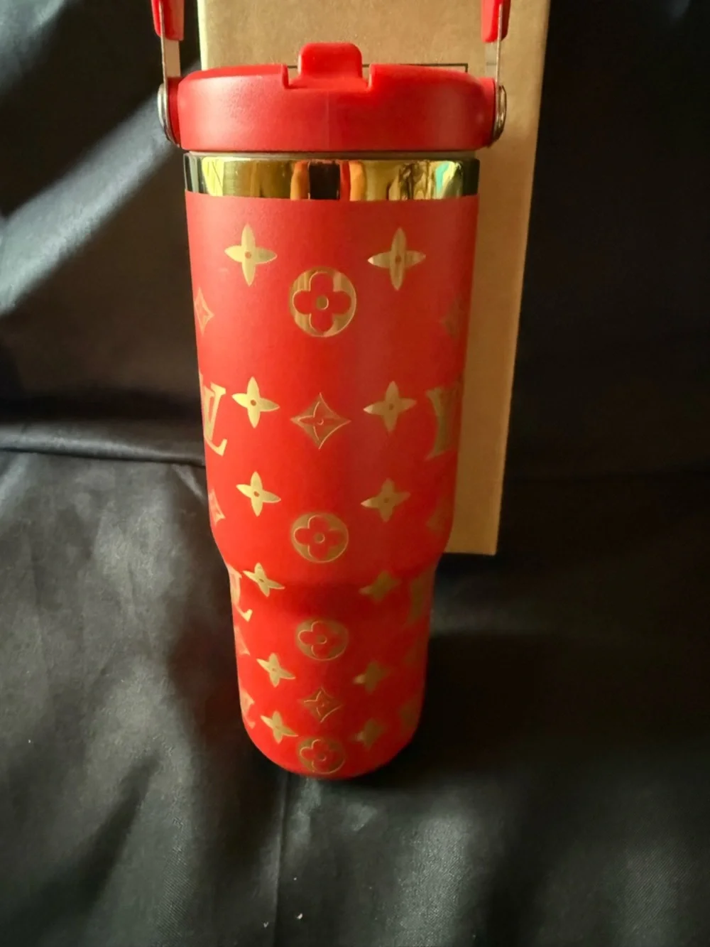 New Stanley 30oz Laser LEngravedV Red & Gold Insulated With Handle and Flip Top - Picture 6 of 7